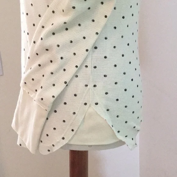 We The Free thermal looking shirt, round neck, back seam, long sleeves, Medium - Picture 2 of 8